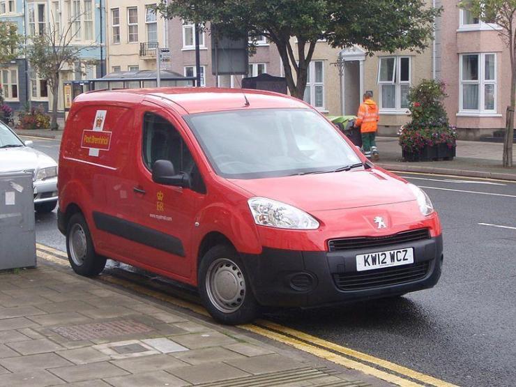 Peugeot Partner electric minivan delivers the Royal Mail.